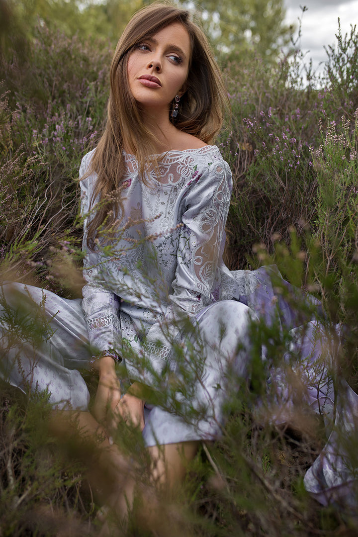 Design 03 Satin '25 Unstitched