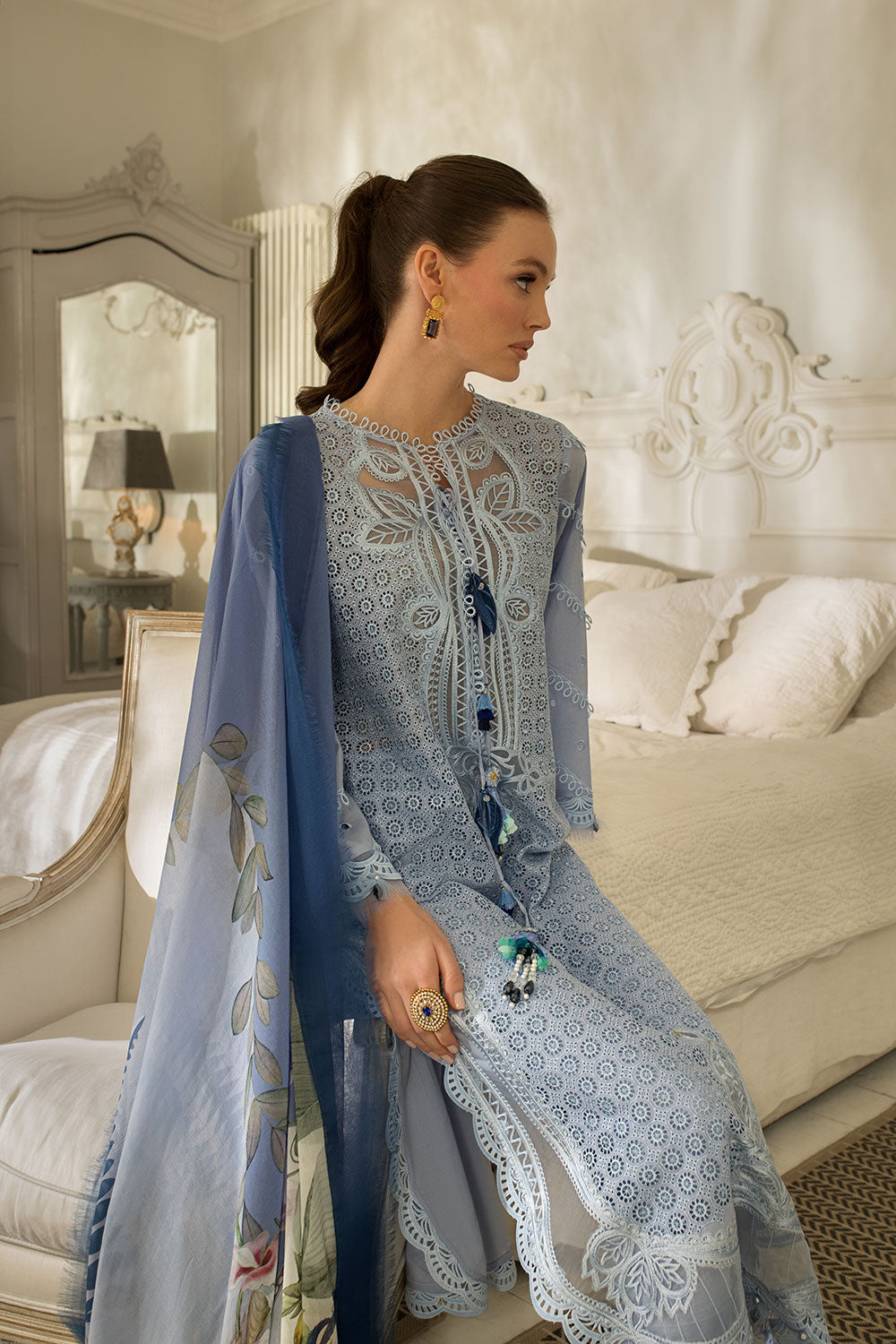 Design 5A Luxury Lawn 2024 Unstitched