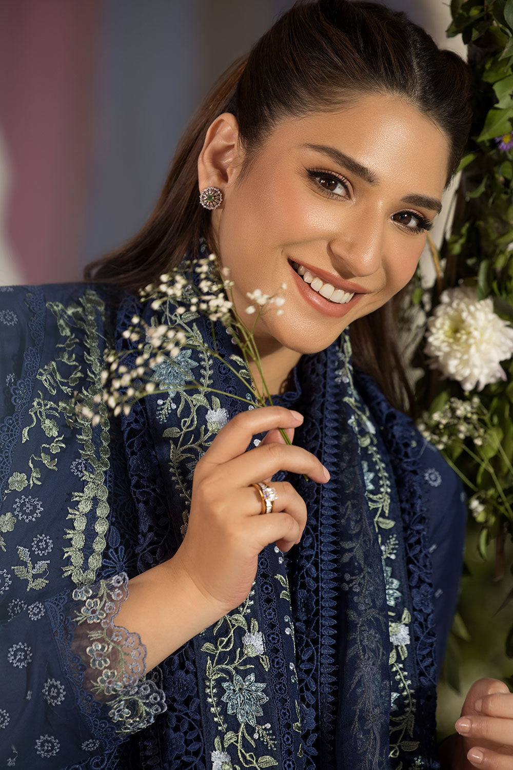Design 8A Luxury Lawn 2025 Unstitched