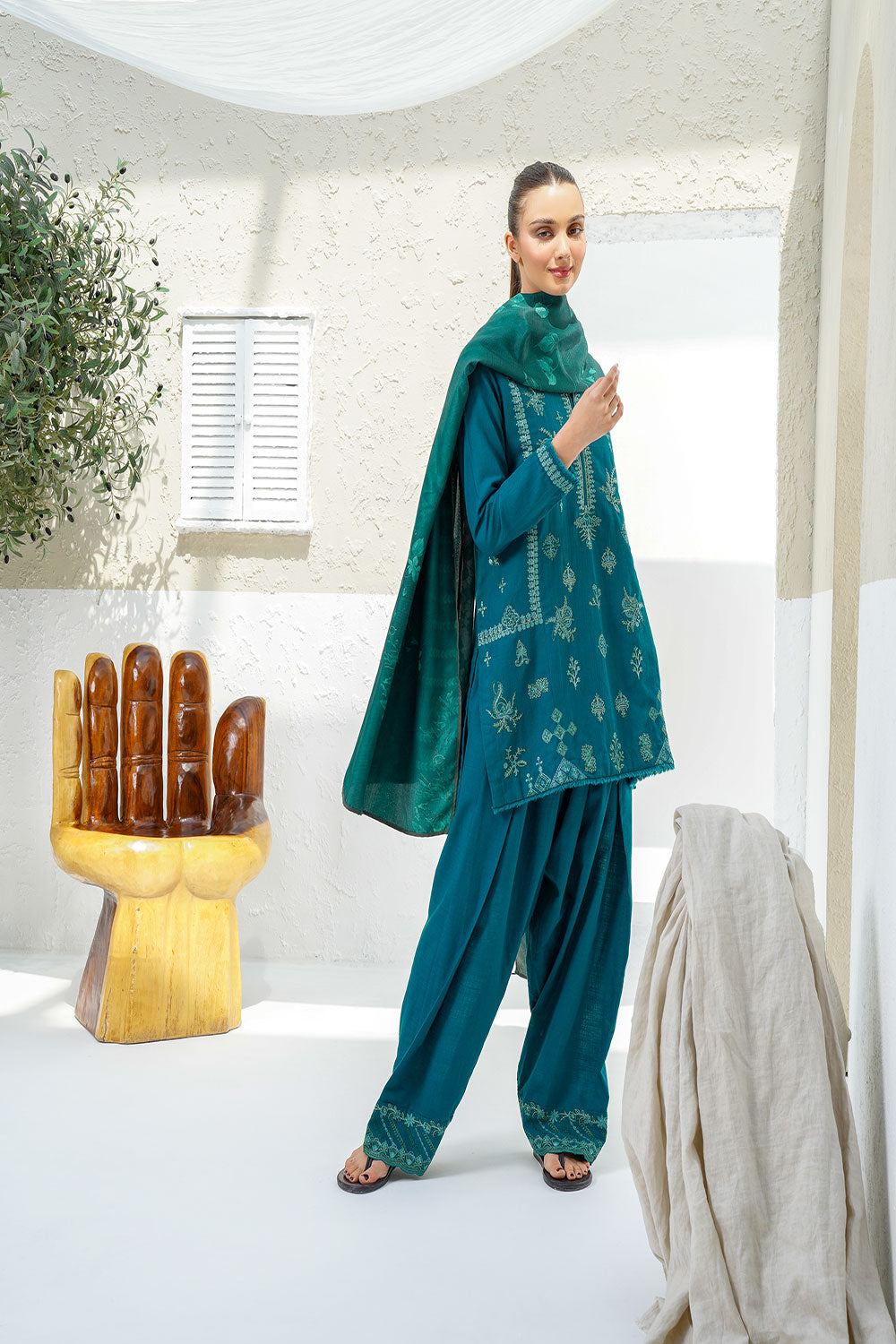 Design 4 - Winter Pret 25 Shirt & Trouser