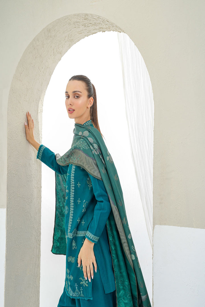 Design 4 - Winter Pret 25 Shirt & Trouser