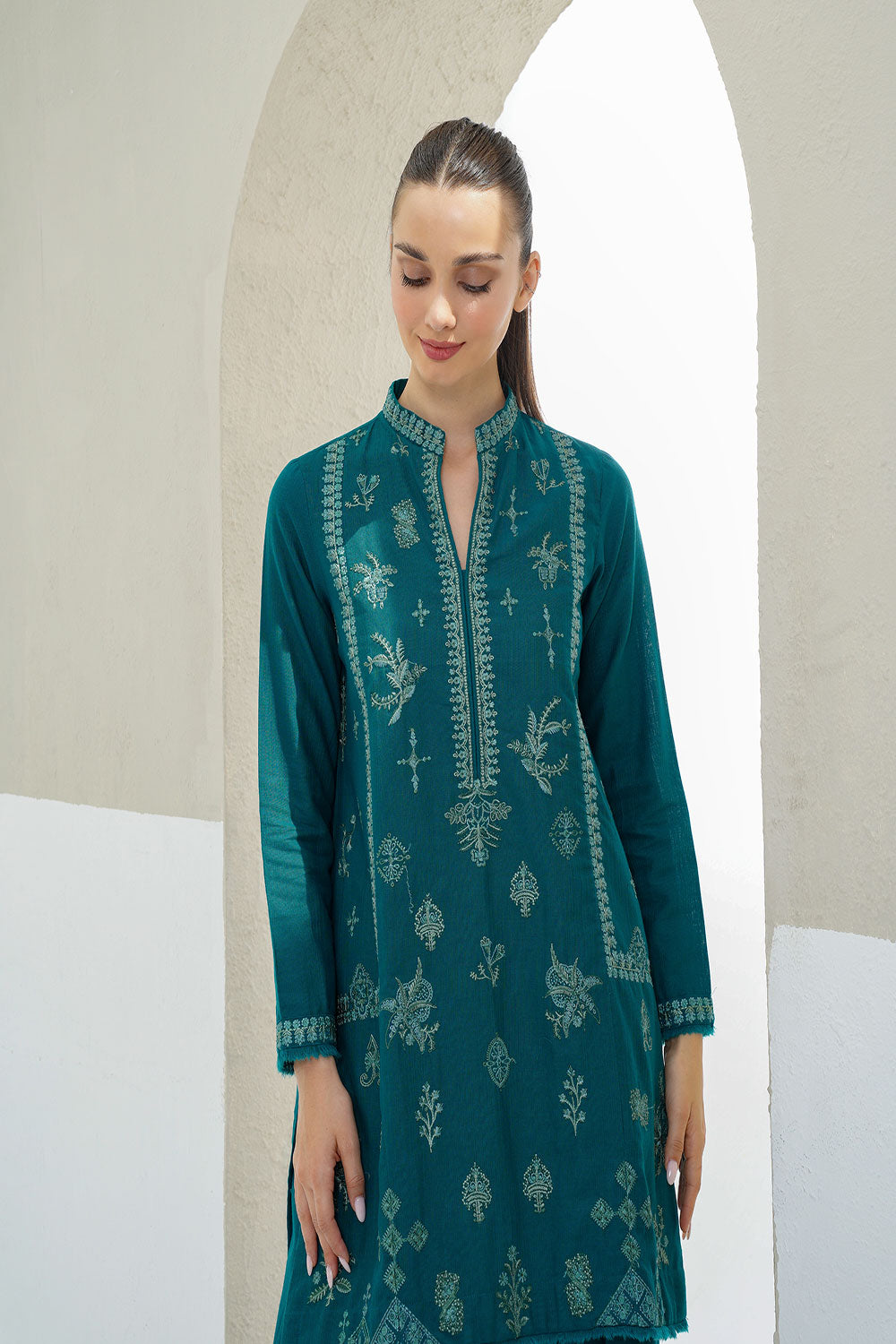 Design 4 - Winter Pret 25 Shirt & Trouser