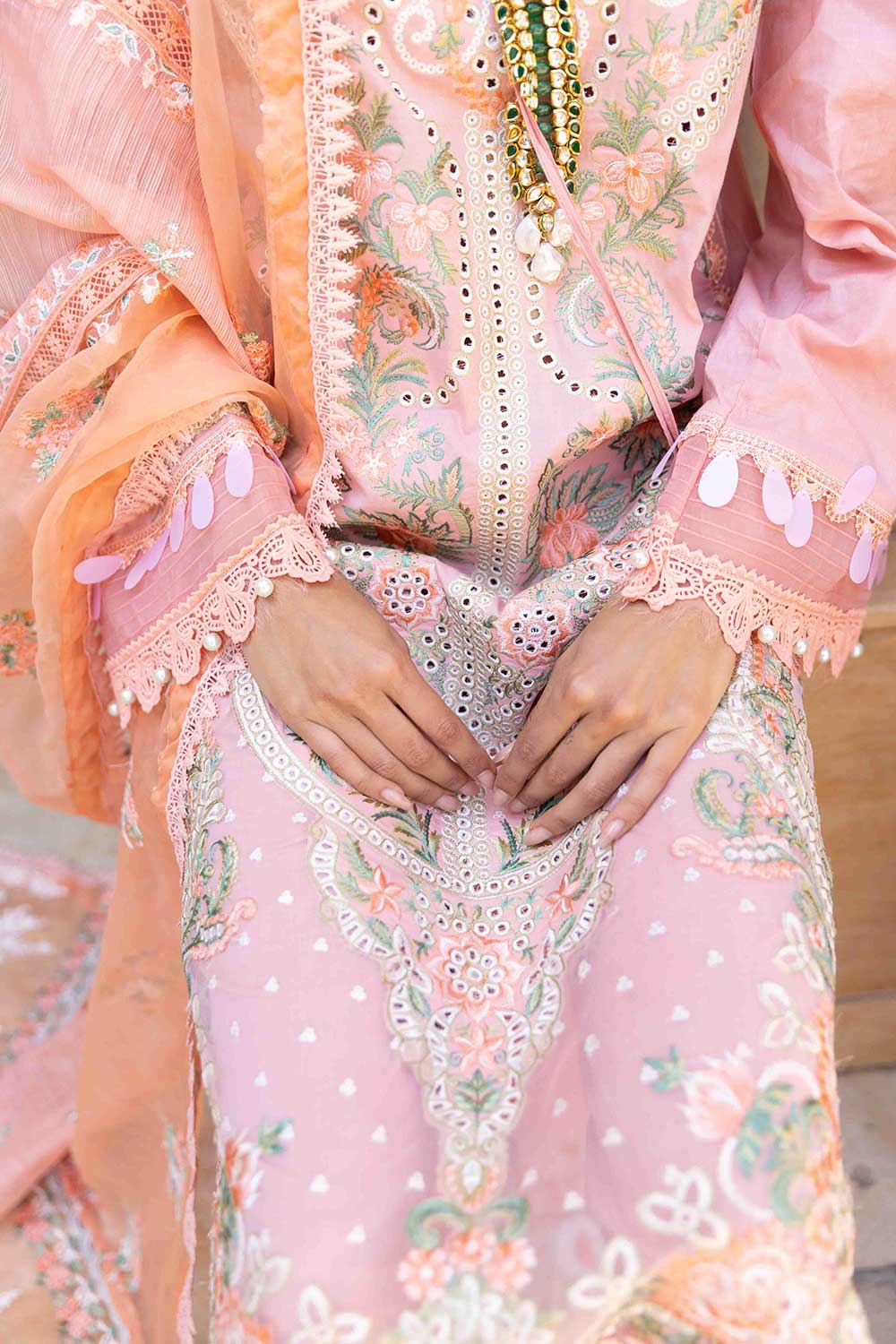 Design 8A Luxury Lawn 2022 Unstitched