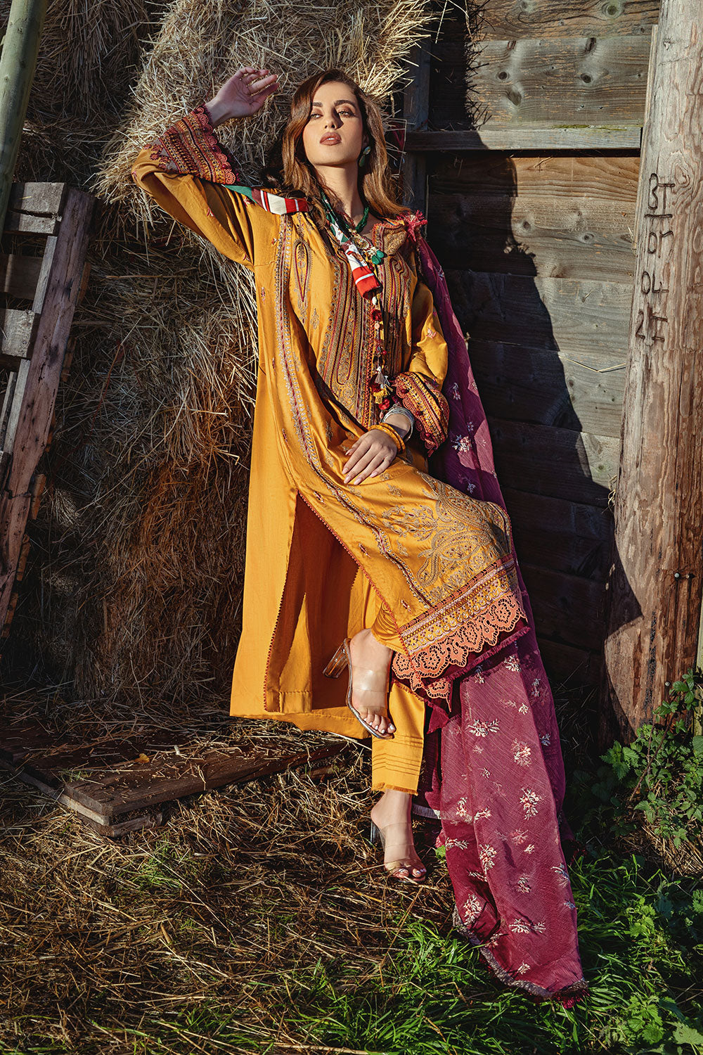 Design 2B Autumn/Winter 2022 Unstitched